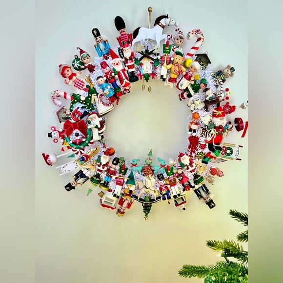 Hand made vintage wreath - Picture 2 of 3